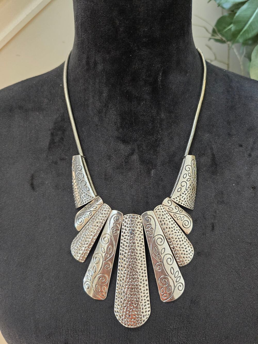 Silver Scroll Tone Textured Fan Bib Statement Necklace